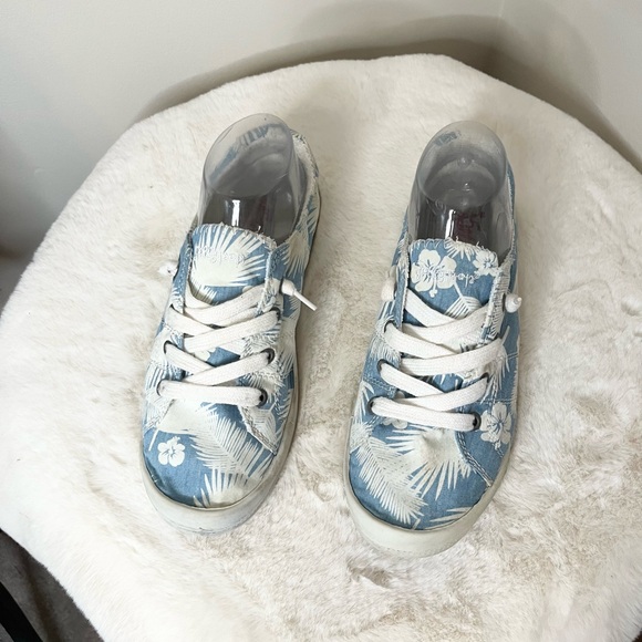 Jellypop Women’s Blue and White Floral Slip In Sneakers Sz 8.5 - Picture 3 of 7